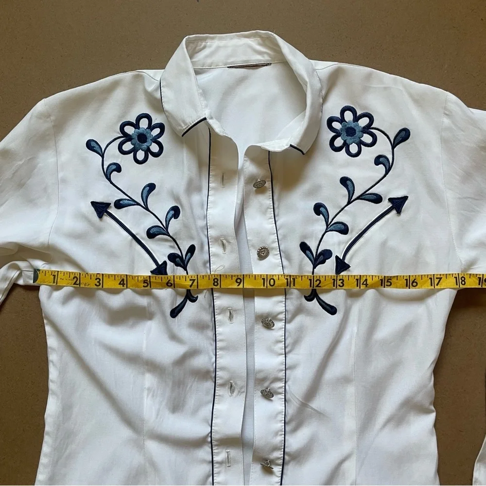 Vintage Embroidered Button Down - Picture 6 of 11